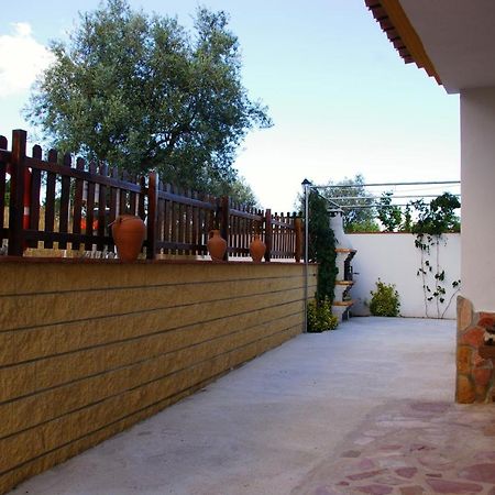 Hostal Y Apartamento Rural Los Naranjos Melegis Εξωτερικό φωτογραφία