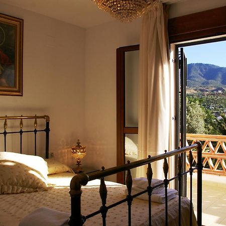 Hostal Y Apartamento Rural Los Naranjos Melegis Εξωτερικό φωτογραφία