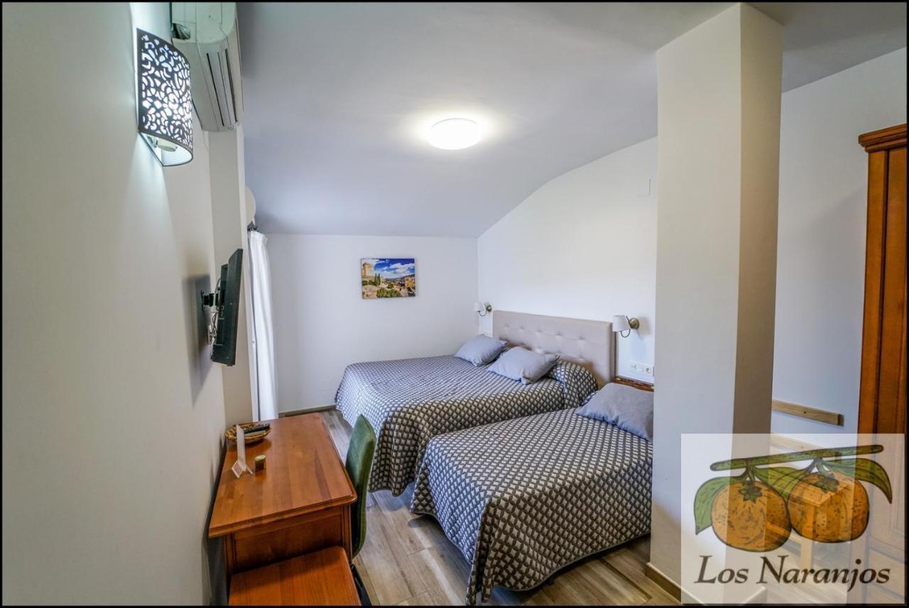 Hostal Y Apartamento Rural Los Naranjos Melegis Εξωτερικό φωτογραφία
