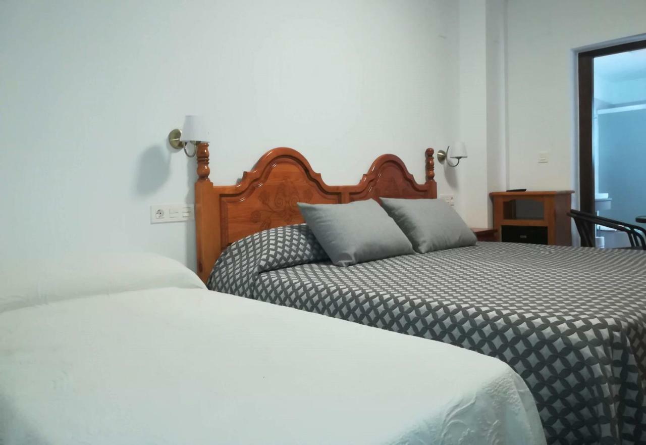 Hostal Y Apartamento Rural Los Naranjos Melegis Εξωτερικό φωτογραφία